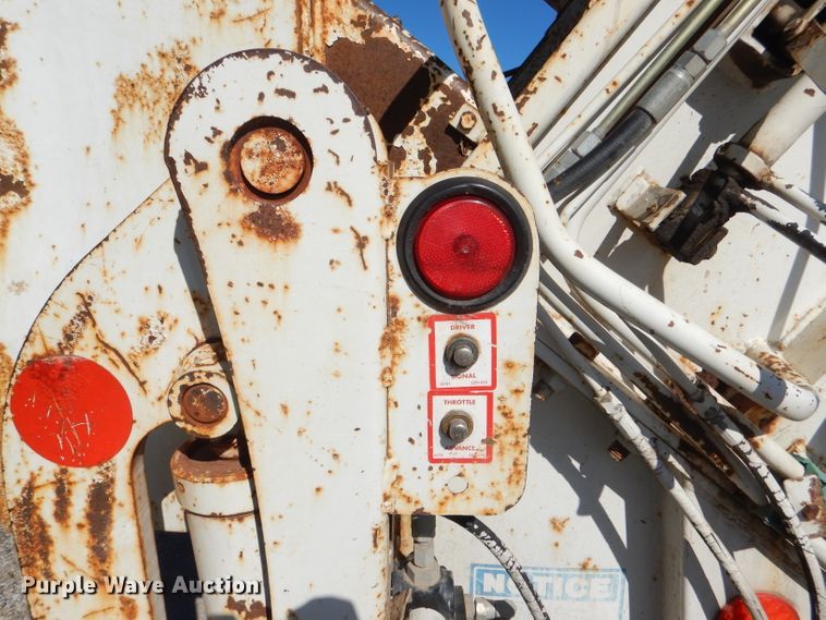 image for item DI2542 2003 Freightliner Business Class M2 refuse truck