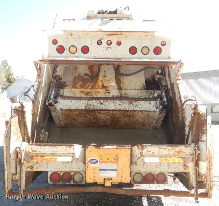 image for item DI2542 2003 Freightliner Business Class M2 refuse truck