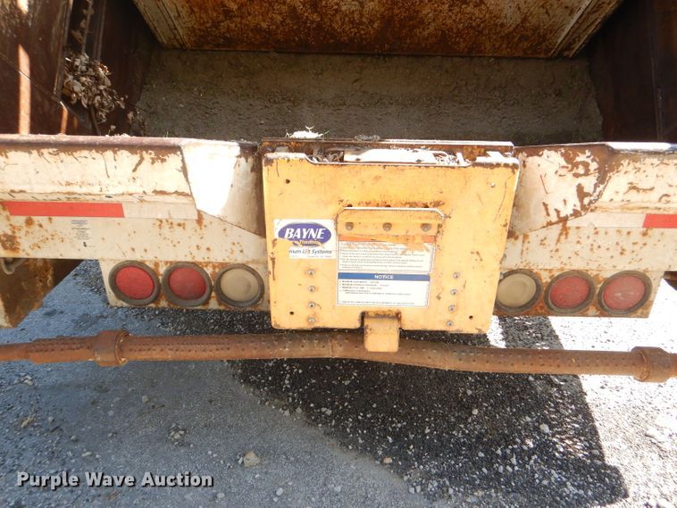 image for item DI2542 2003 Freightliner Business Class M2 refuse truck