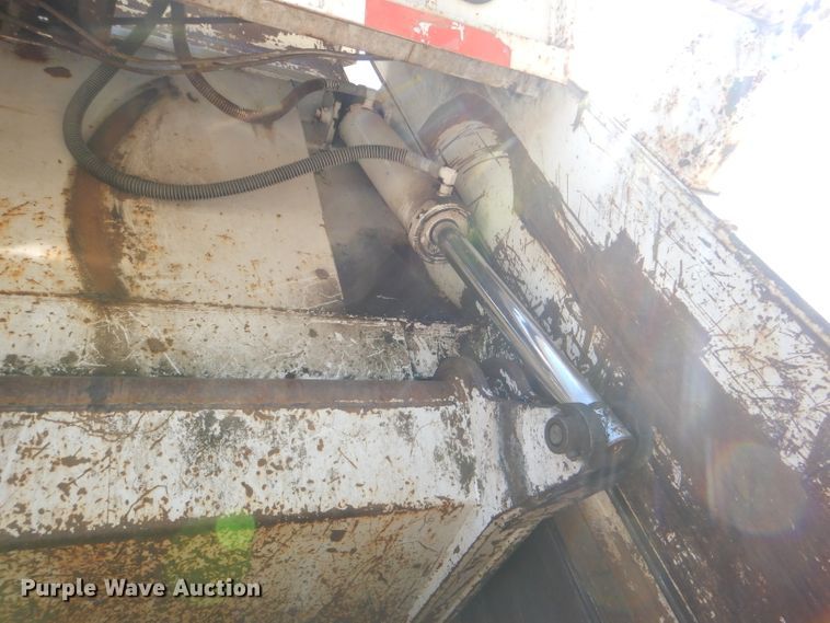 image for item DI2542 2003 Freightliner Business Class M2 refuse truck