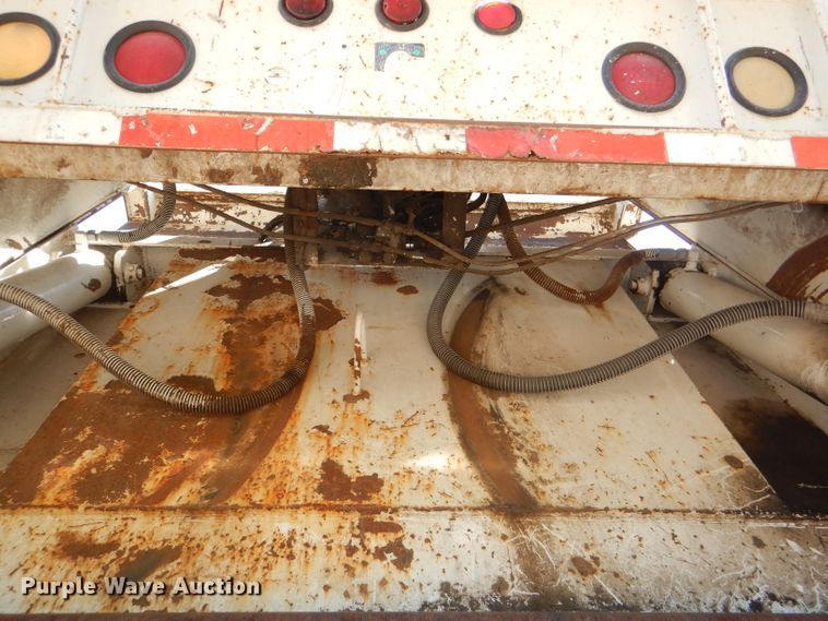 image for item DI2542 2003 Freightliner Business Class M2 refuse truck