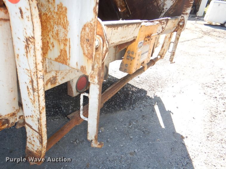 image for item DI2542 2003 Freightliner Business Class M2 refuse truck