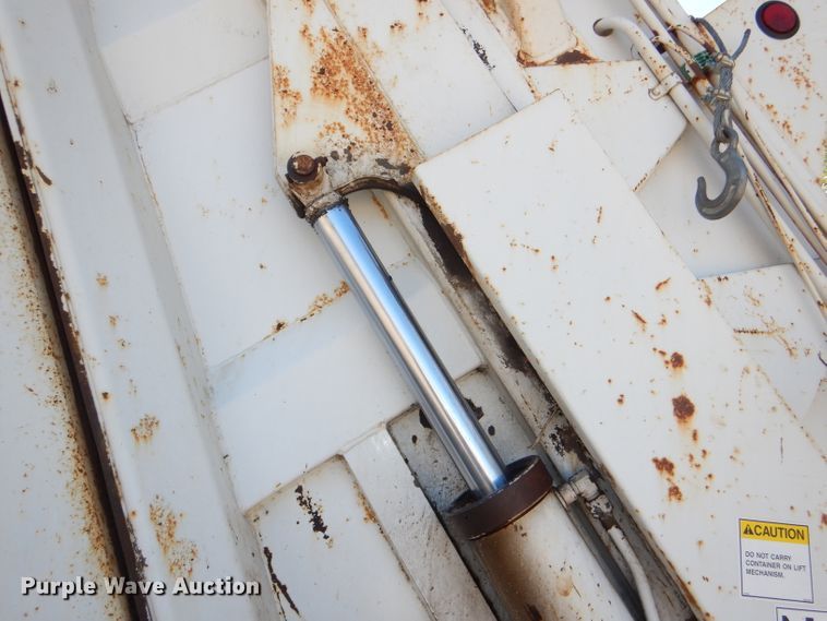 image for item DI2542 2003 Freightliner Business Class M2 refuse truck