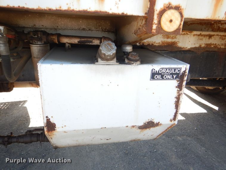 image for item DI2542 2003 Freightliner Business Class M2 refuse truck