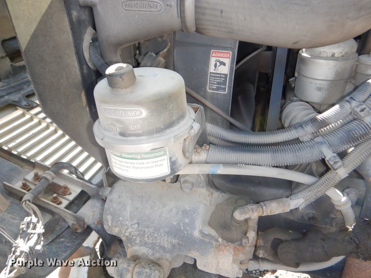 image for item DI2542 2003 Freightliner Business Class M2 refuse truck