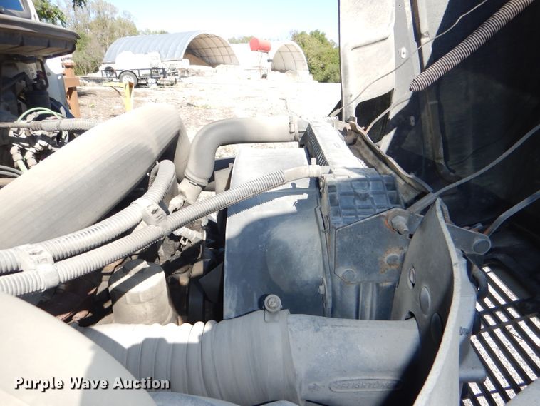 image for item DI2542 2003 Freightliner Business Class M2 refuse truck