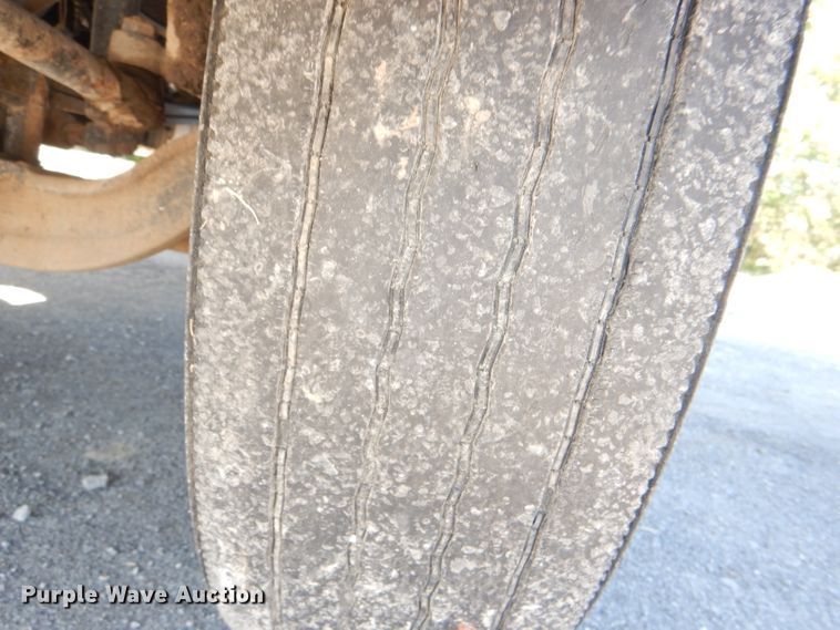 image for item DI2542 2003 Freightliner Business Class M2 refuse truck