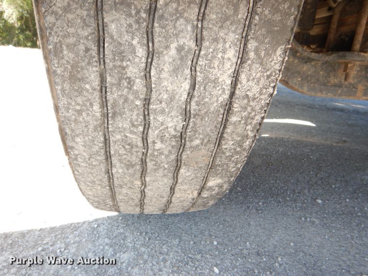 image for item DI2542 2003 Freightliner Business Class M2 refuse truck