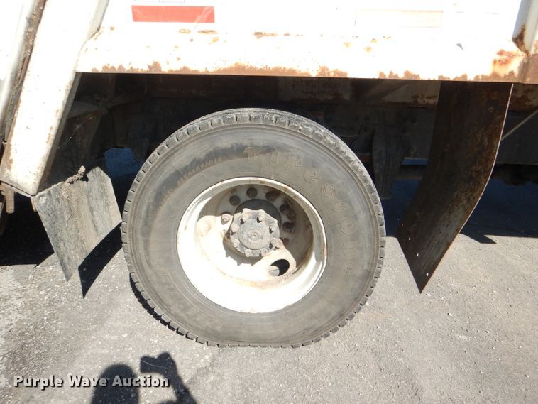 image for item DI2542 2003 Freightliner Business Class M2 refuse truck