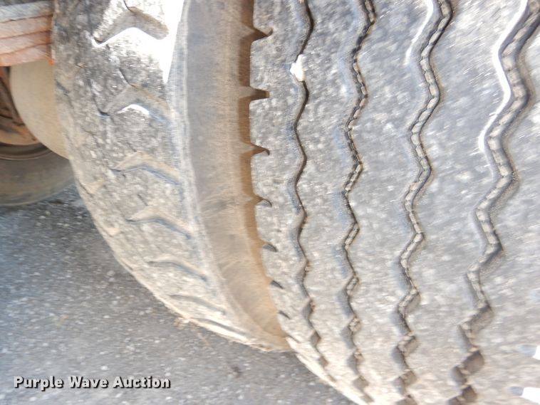 image for item DI2542 2003 Freightliner Business Class M2 refuse truck