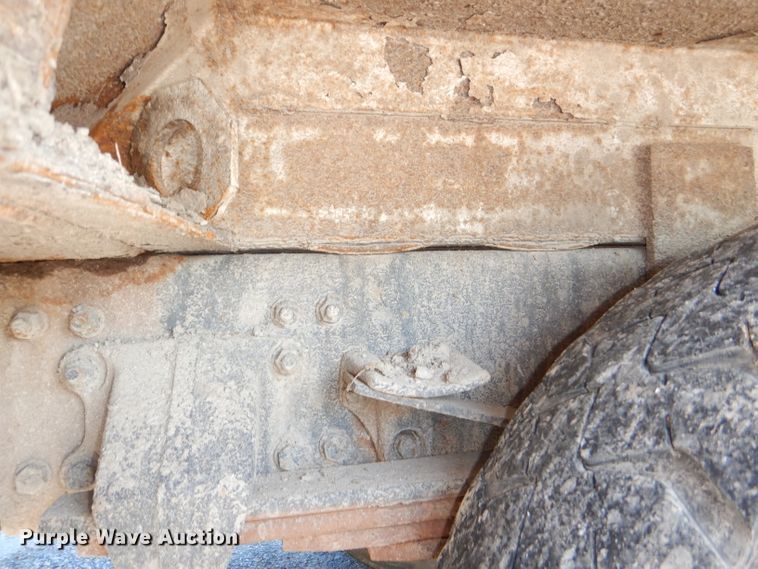 image for item DI2542 2003 Freightliner Business Class M2 refuse truck