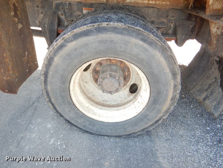 image for item DI2542 2003 Freightliner Business Class M2 refuse truck