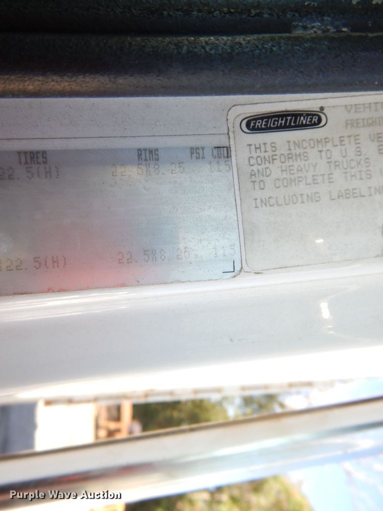 image for item DI2542 2003 Freightliner Business Class M2 refuse truck