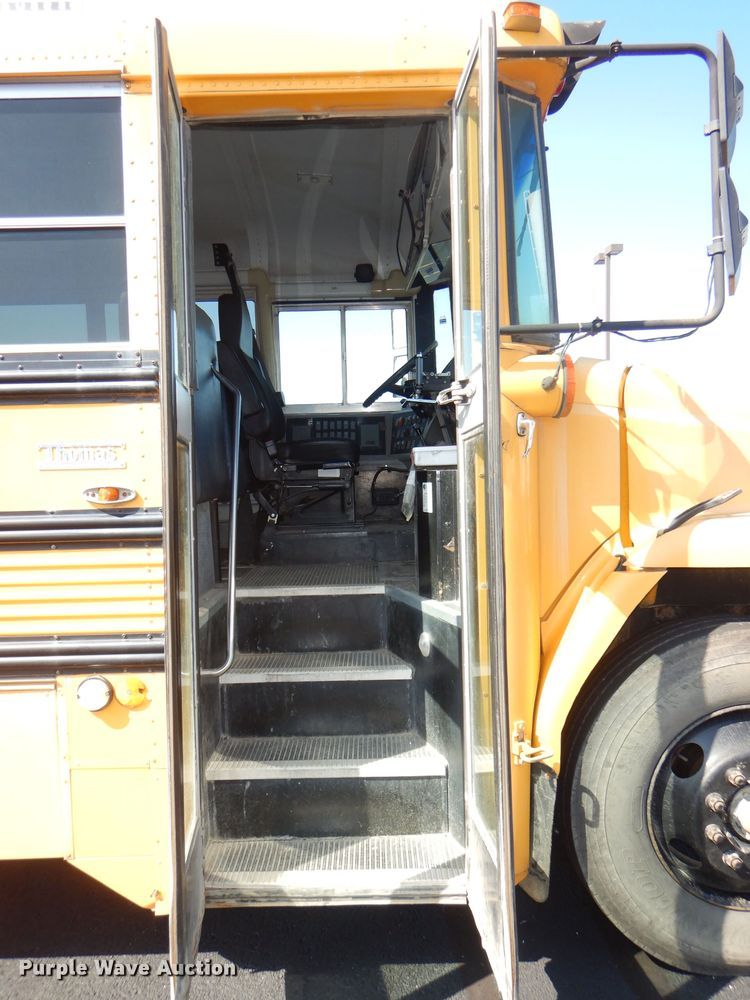 image for item DI2547 2002 Freightliner FS65 Thomas school bus