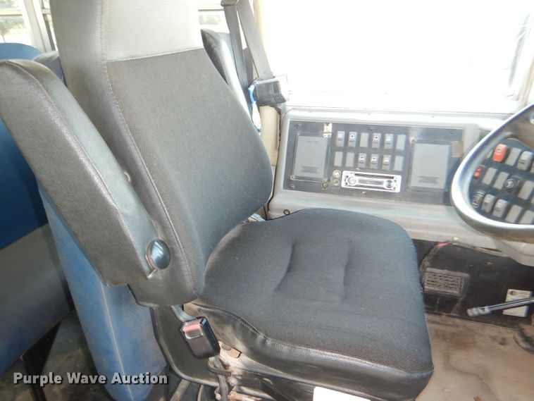 image for item DI2547 2002 Freightliner FS65 Thomas school bus