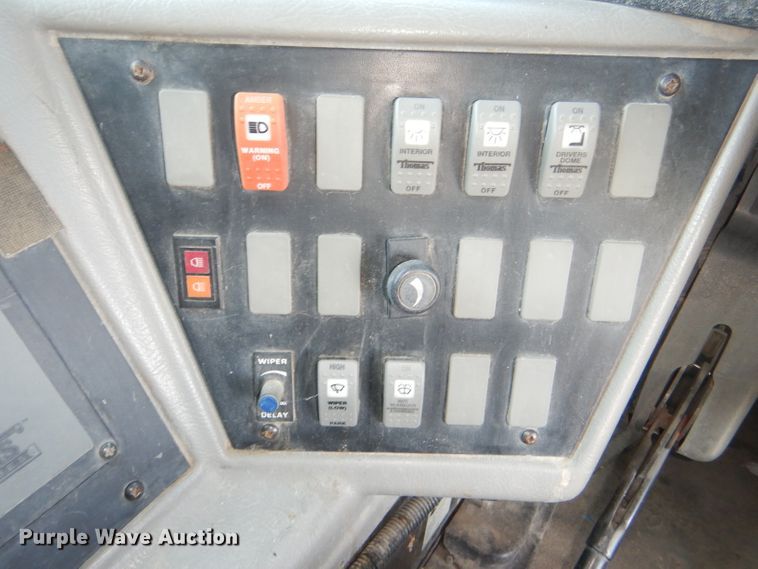 image for item DI2547 2002 Freightliner FS65 Thomas school bus