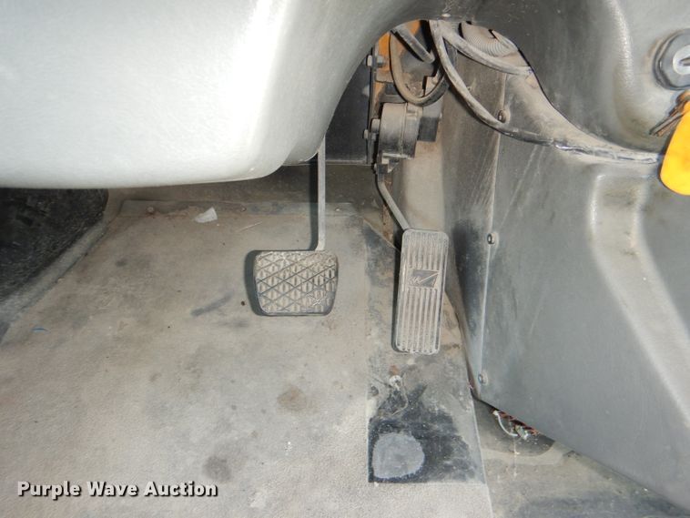 image for item DI2547 2002 Freightliner FS65 Thomas school bus