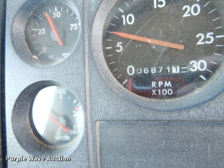 image for item DI2547 2002 Freightliner FS65 Thomas school bus