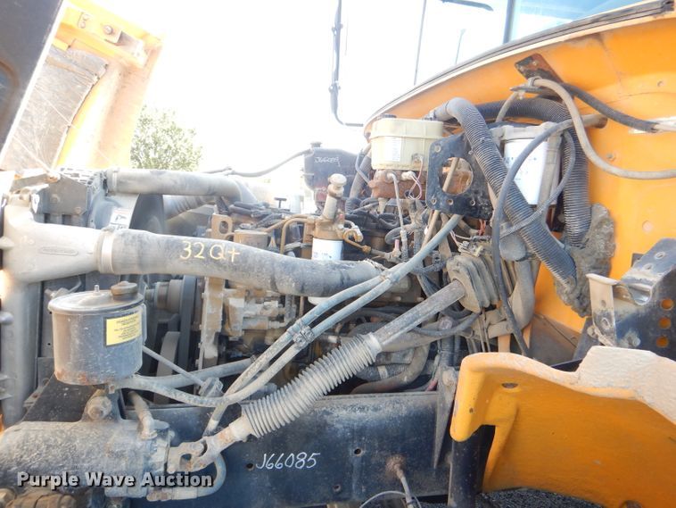 image for item DI2547 2002 Freightliner FS65 Thomas school bus