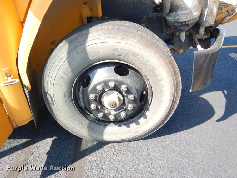 image for item DI2547 2002 Freightliner FS65 Thomas school bus