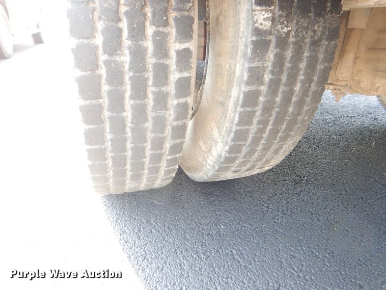 image for item DI2547 2002 Freightliner FS65 Thomas school bus