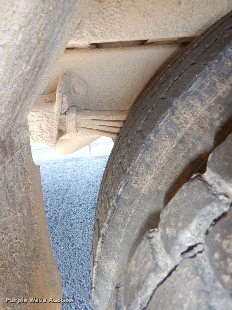 image for item DI2547 2002 Freightliner FS65 Thomas school bus