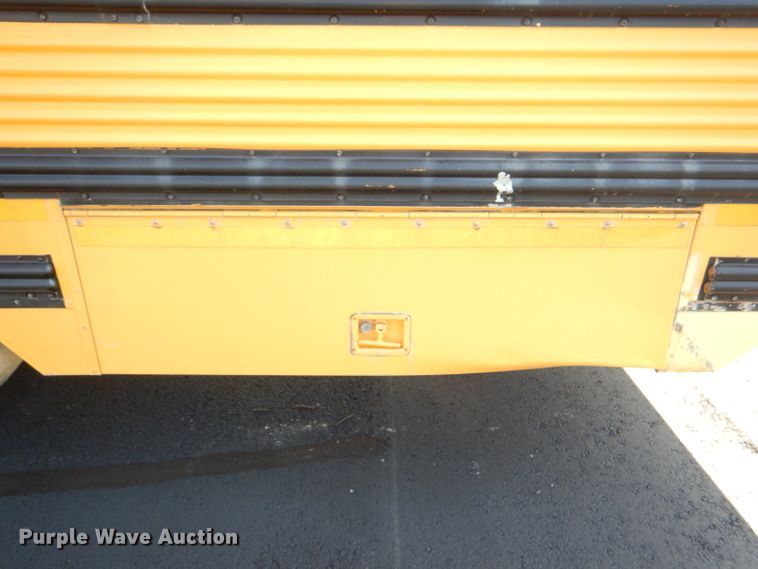 image for item DI2547 2002 Freightliner FS65 Thomas school bus