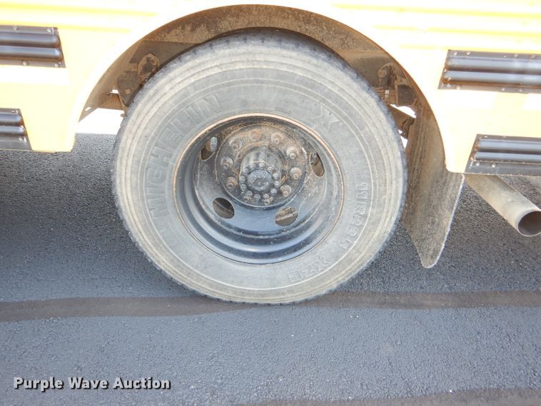 image for item DI2547 2002 Freightliner FS65 Thomas school bus