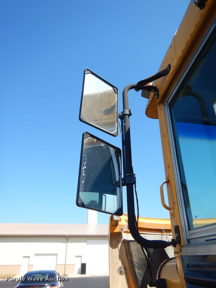 image for item DI2547 2002 Freightliner FS65 Thomas school bus