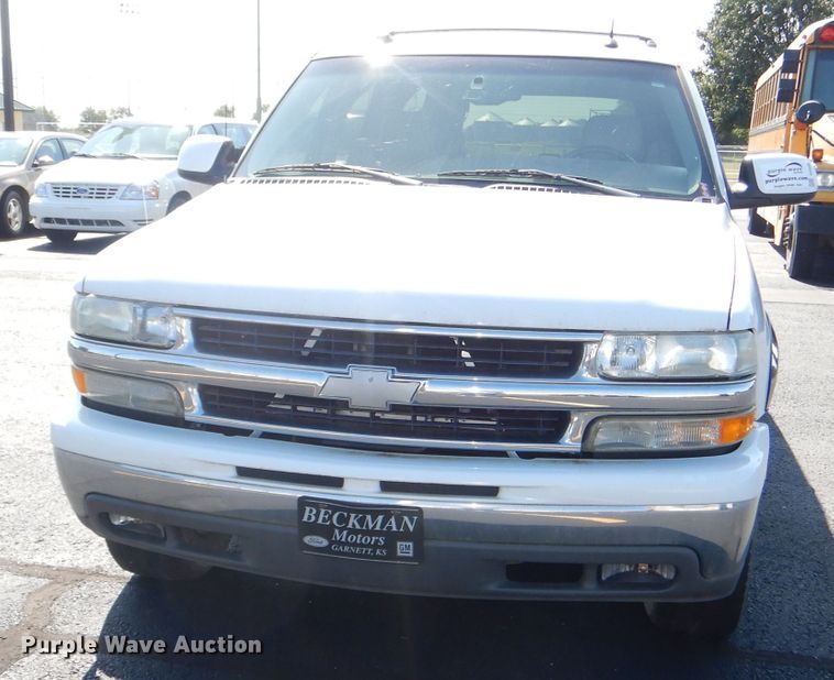 image for item DI2548 2004 Chevrolet Suburban 1500 SUV