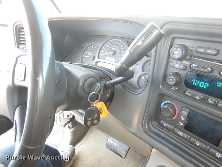 image for item DI2548 2004 Chevrolet Suburban 1500 SUV