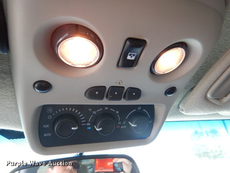 image for item DI2548 2004 Chevrolet Suburban 1500 SUV