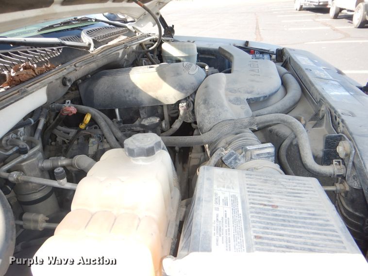 image for item DI2548 2004 Chevrolet Suburban 1500 SUV