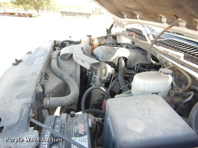 image for item DI2548 2004 Chevrolet Suburban 1500 SUV