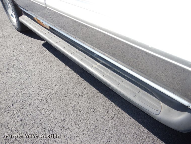 image for item DI2548 2004 Chevrolet Suburban 1500 SUV