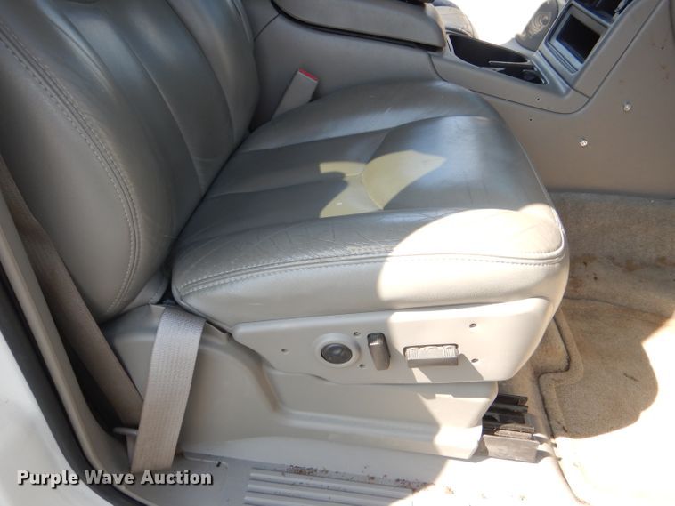 image for item DI2548 2004 Chevrolet Suburban 1500 SUV