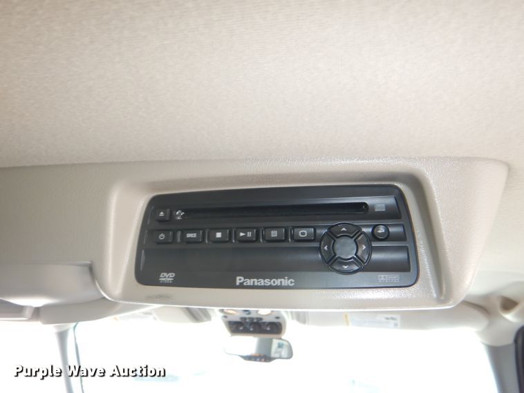 image for item DI2548 2004 Chevrolet Suburban 1500 SUV