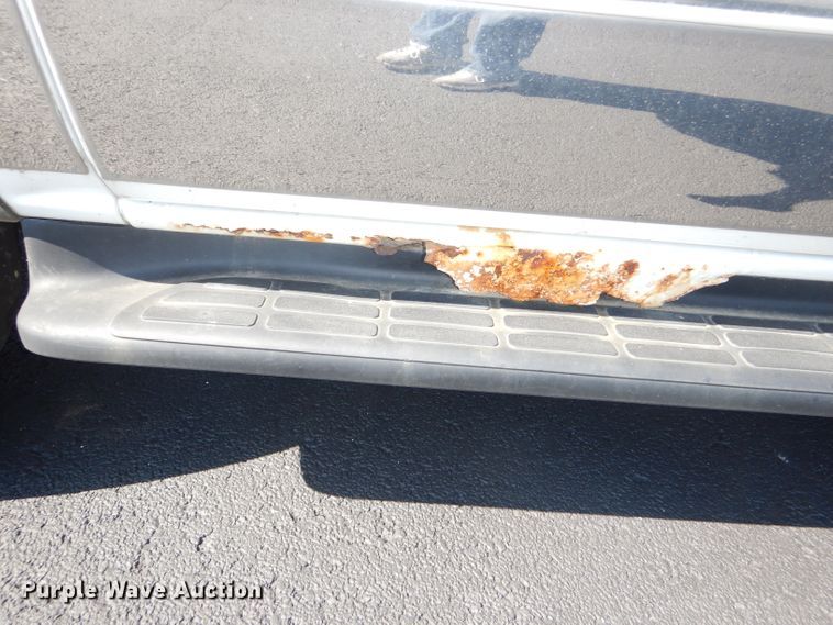 image for item DI2548 2004 Chevrolet Suburban 1500 SUV