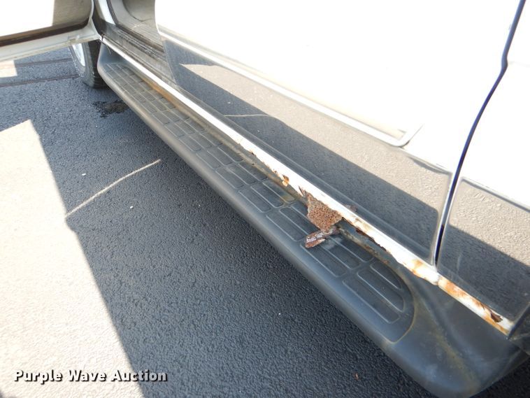 image for item DI2548 2004 Chevrolet Suburban 1500 SUV