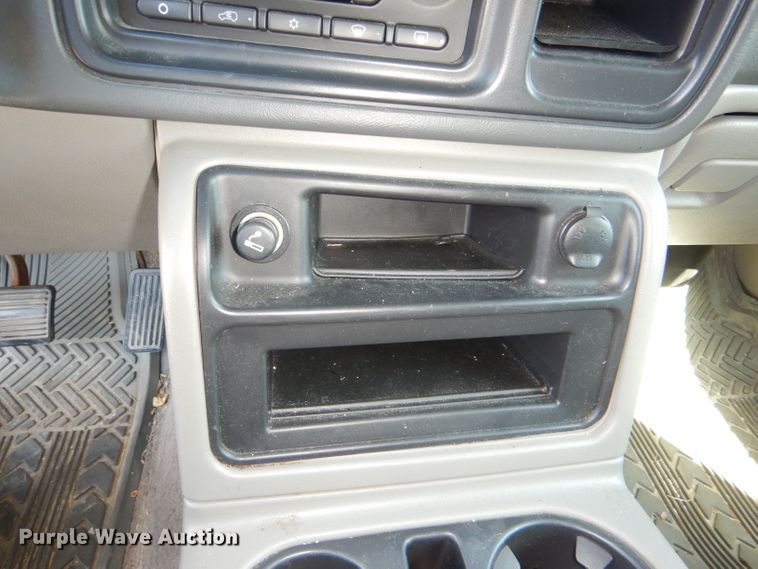 image for item DI2549 2003 Chevrolet Suburban 1500 LT SUV