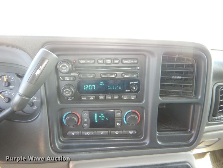 image for item DI2549 2003 Chevrolet Suburban 1500 LT SUV