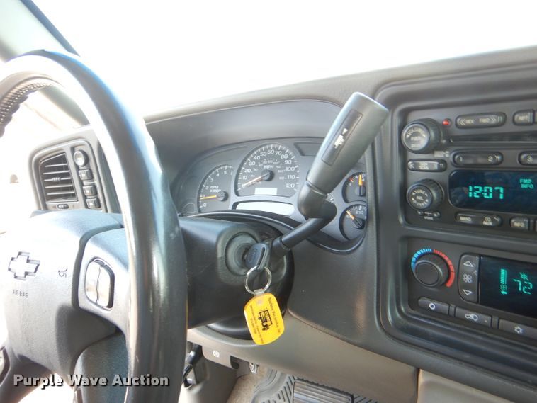 image for item DI2549 2003 Chevrolet Suburban 1500 LT SUV