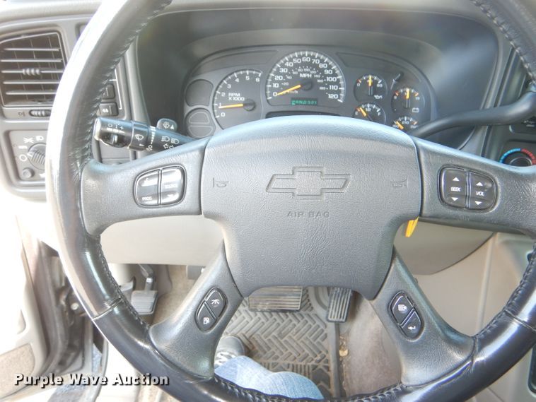 image for item DI2549 2003 Chevrolet Suburban 1500 LT SUV