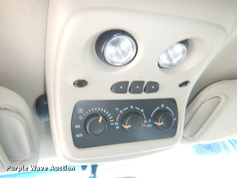 image for item DI2549 2003 Chevrolet Suburban 1500 LT SUV