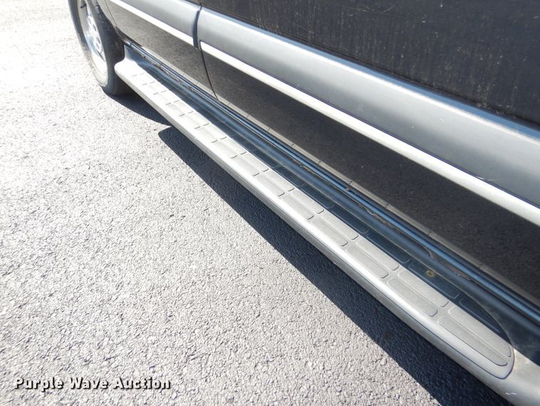 image for item DI2549 2003 Chevrolet Suburban 1500 LT SUV