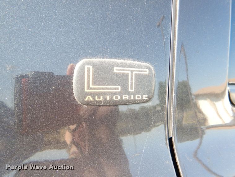 image for item DI2549 2003 Chevrolet Suburban 1500 LT SUV