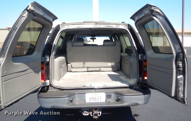 image for item DI2549 2003 Chevrolet Suburban 1500 LT SUV
