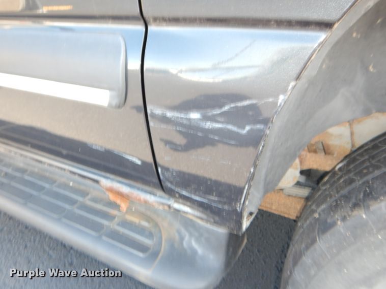 image for item DI2549 2003 Chevrolet Suburban 1500 LT SUV