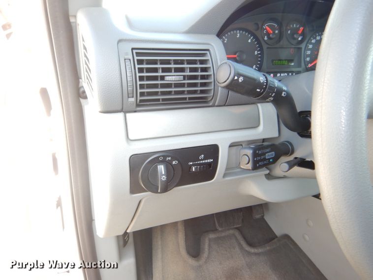 image for item DI2550 2005 Ford Freestar van