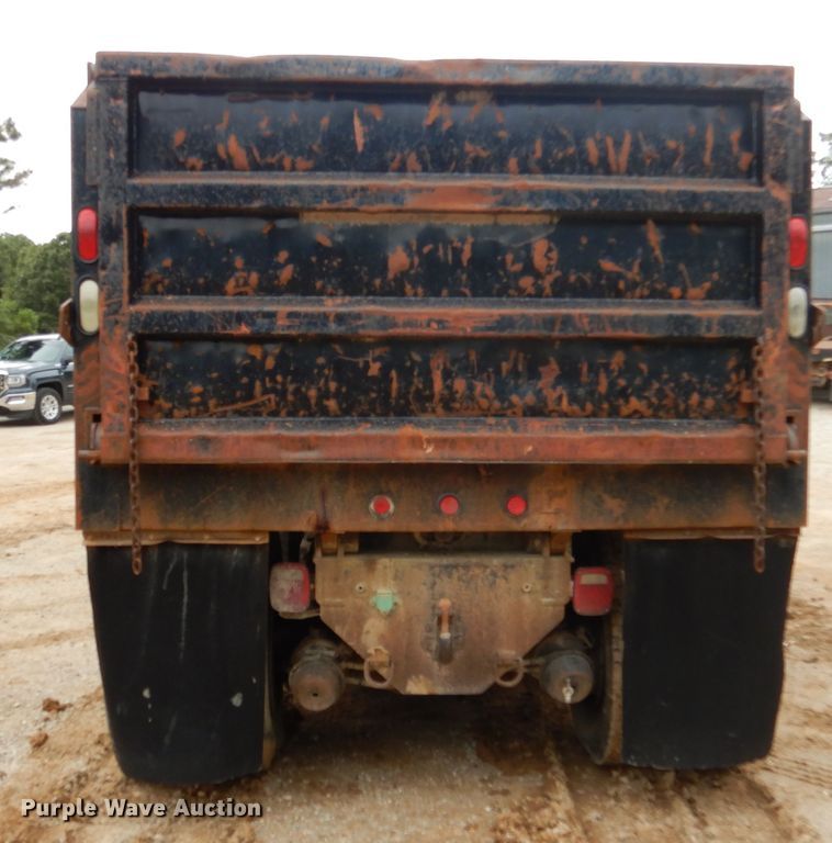 image for item EK9063 2003 International 7400 dump truck